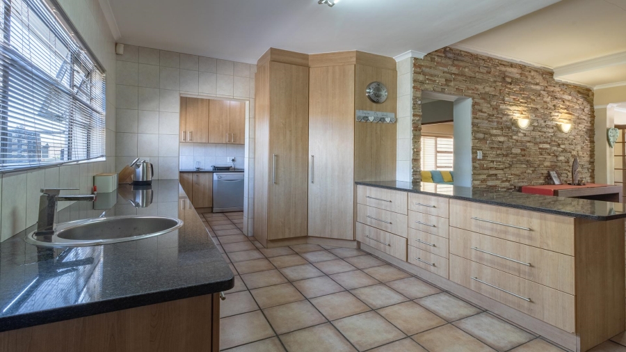 5 Bedroom Property for Sale in Northgate Western Cape